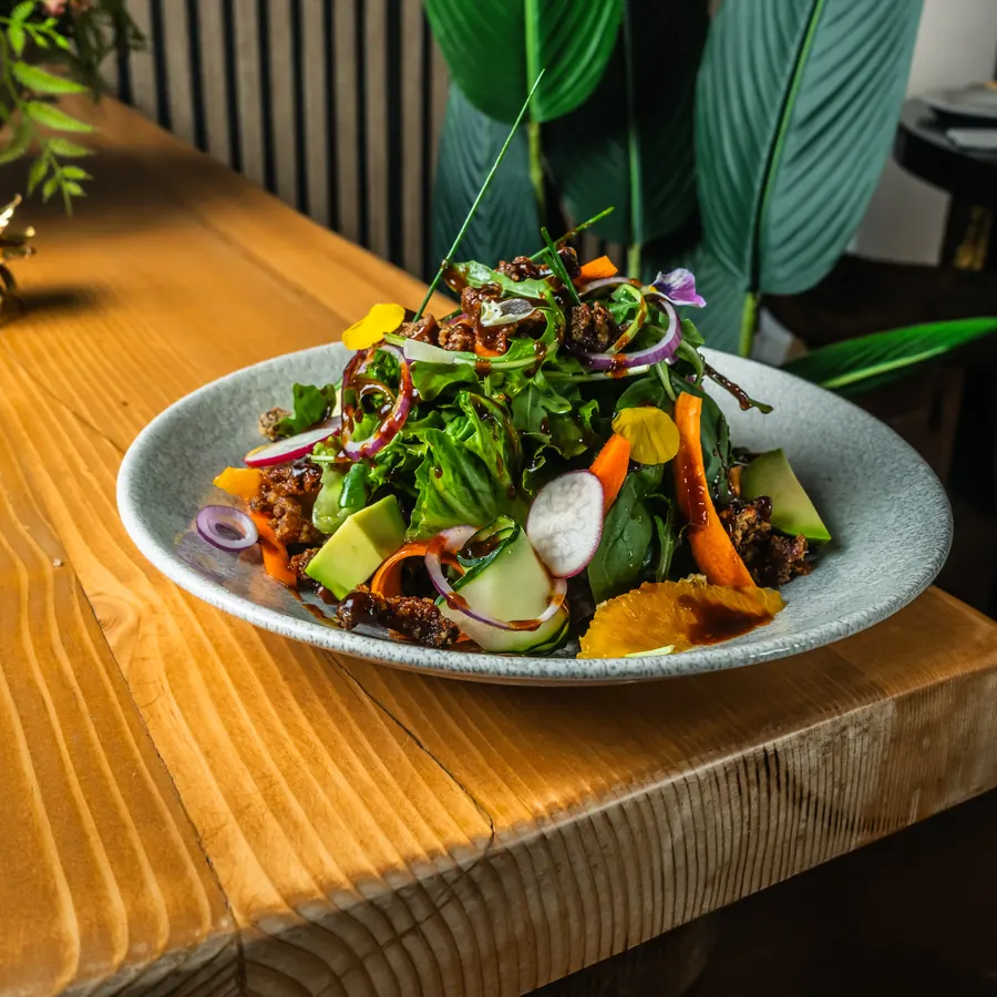 Ensalada de Pato Crujiente